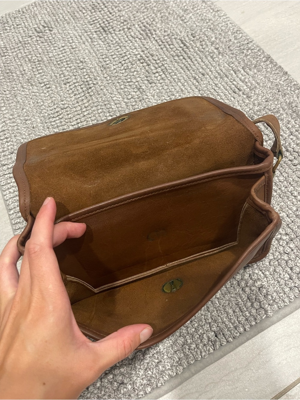 Vintage Coach Legacy Brown Leather Turnlock Crossbody Shoulder Bag - Picture 5 of 16